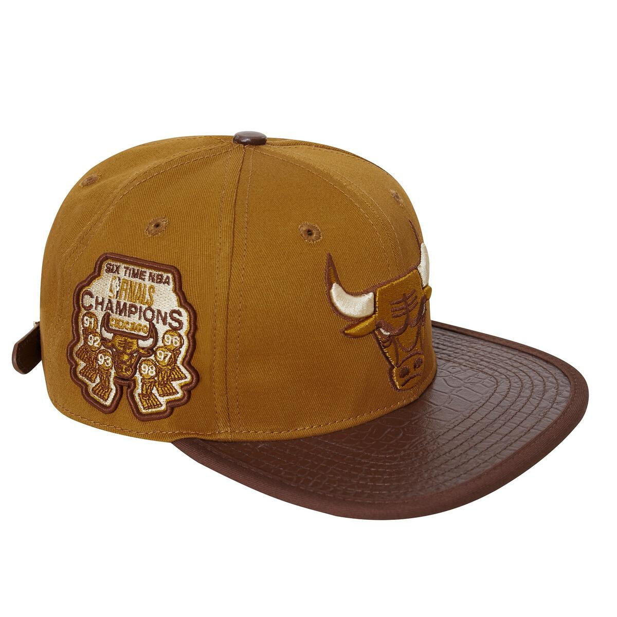 Pro Standard - Chicago Bulls Gator Visor Strapback Hat