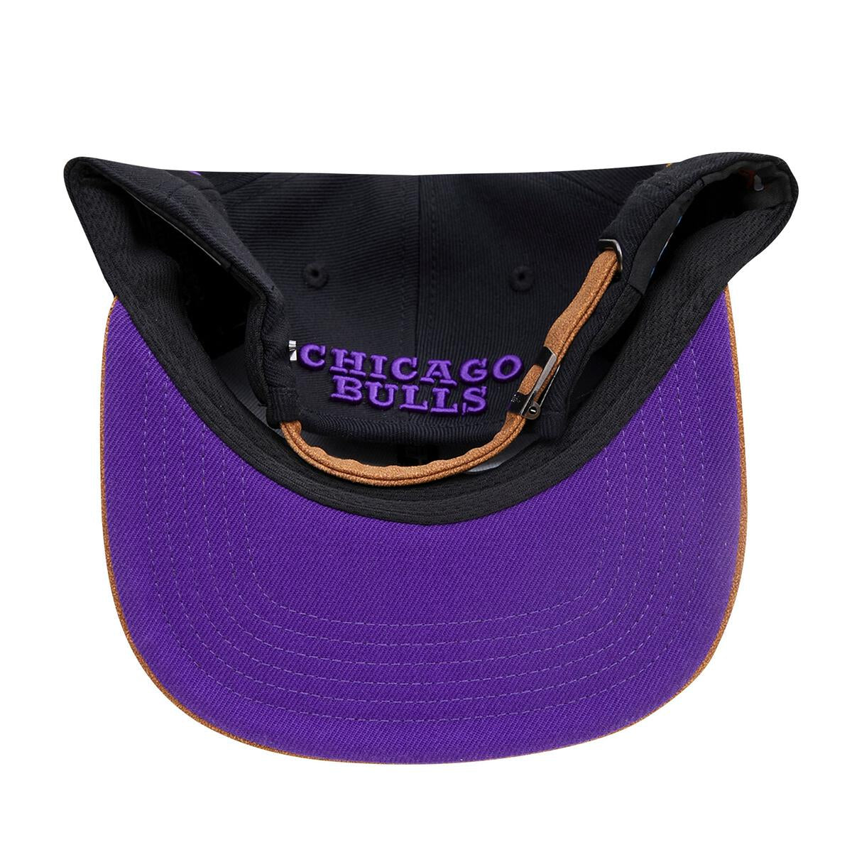 Pro Standard - Chicago Bulls Two Tone Leather Brim Snapback Hat