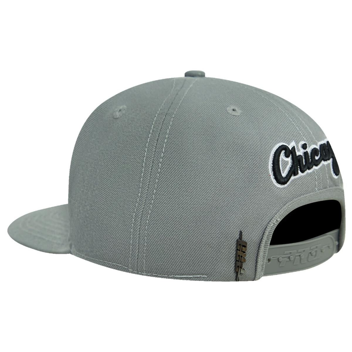 Pro Standard - Chicago White Sox Classic Chenille Wool Snapback Hat