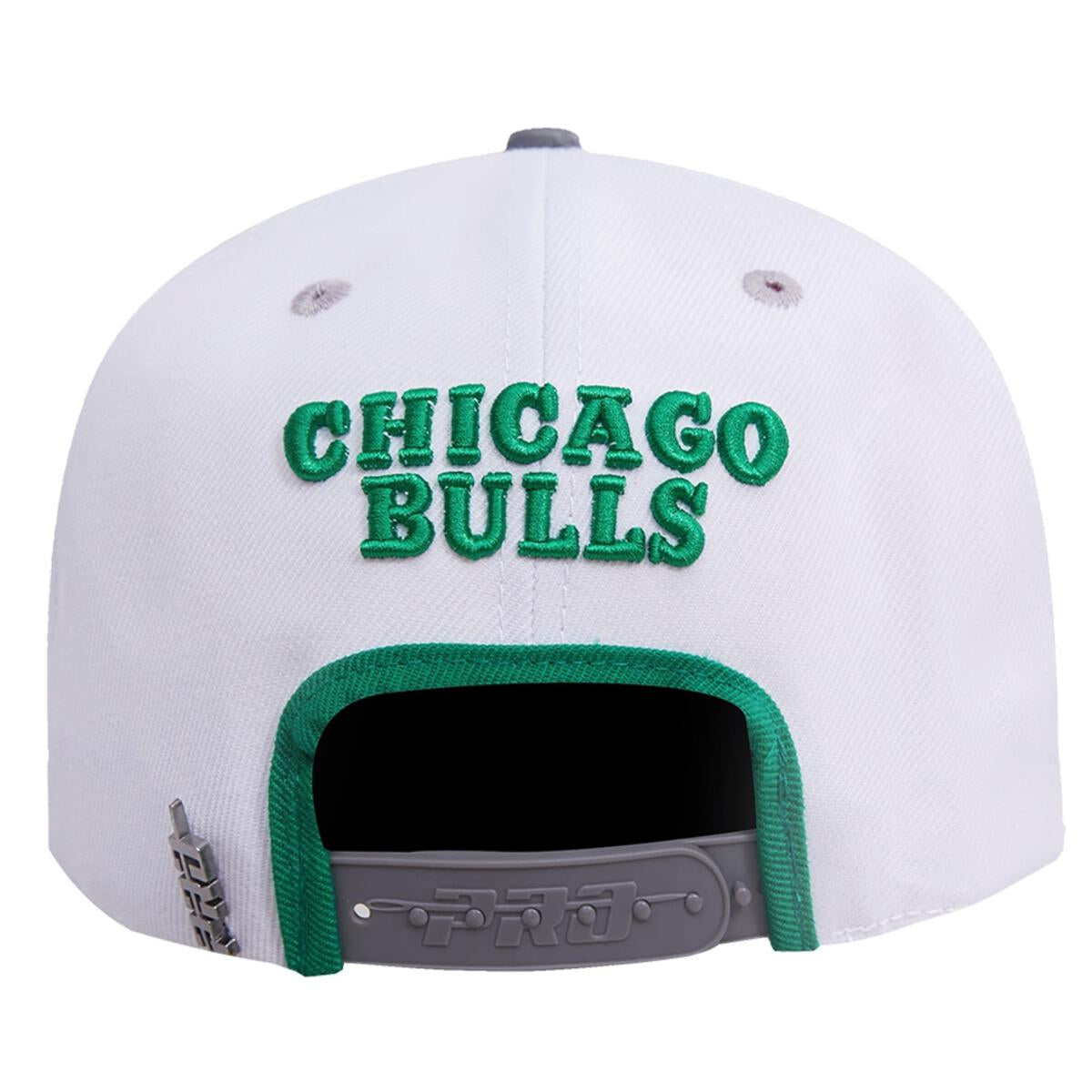 Pro Standard - Chicago Bulls Two Tone Leather Brim Snapback Hat