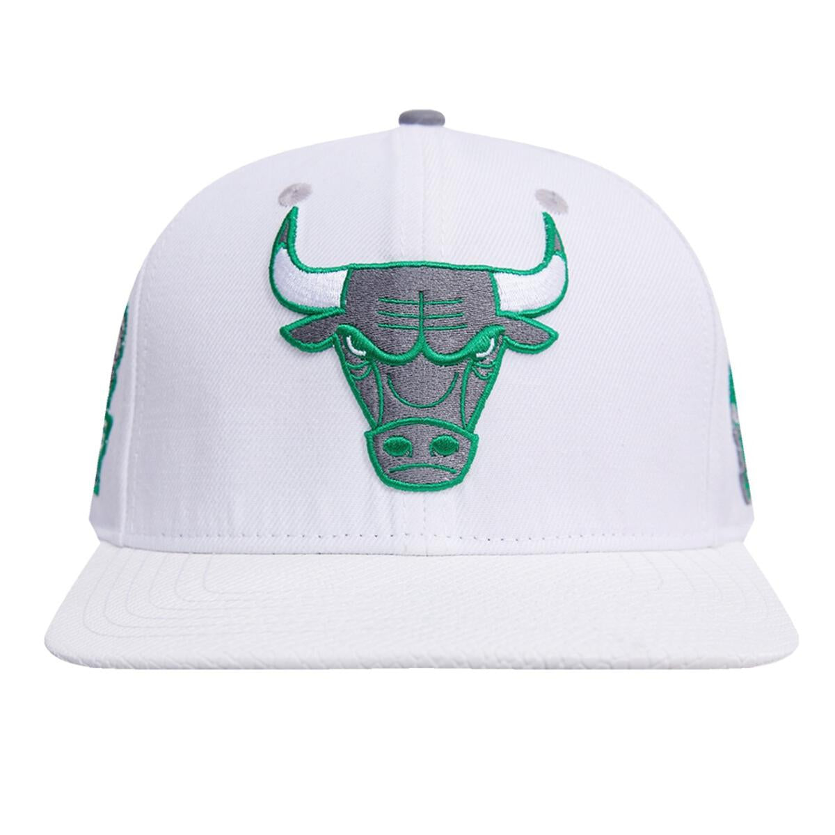 Pro Standard - Chicago Bulls Two Tone Leather Brim Snapback Hat