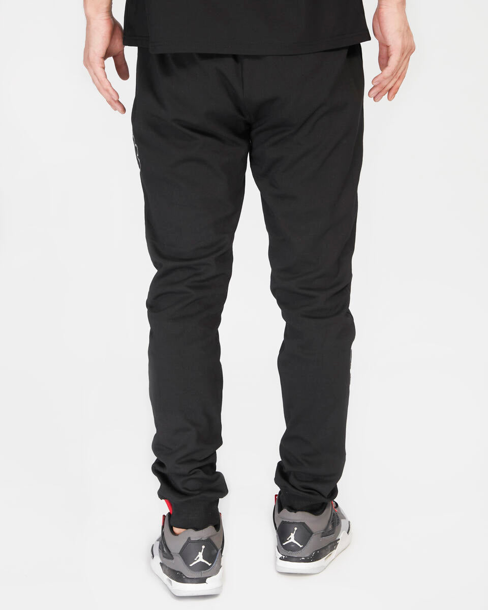 PRO STANDARD- DETROIT LIONS TRIPLE BLACK DK JOGGER