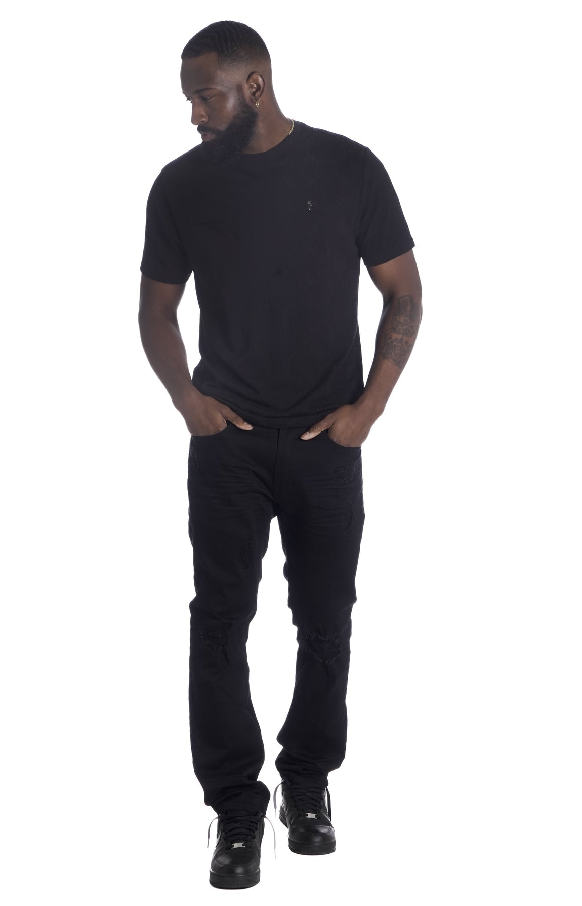 M335 Makobi Caspar Embossed Tee