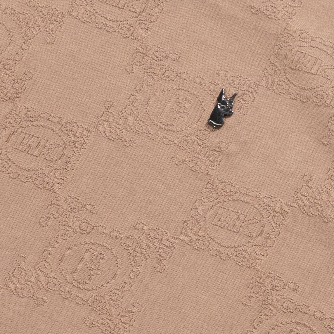 M335 Makobi Caspar Embossed Tee