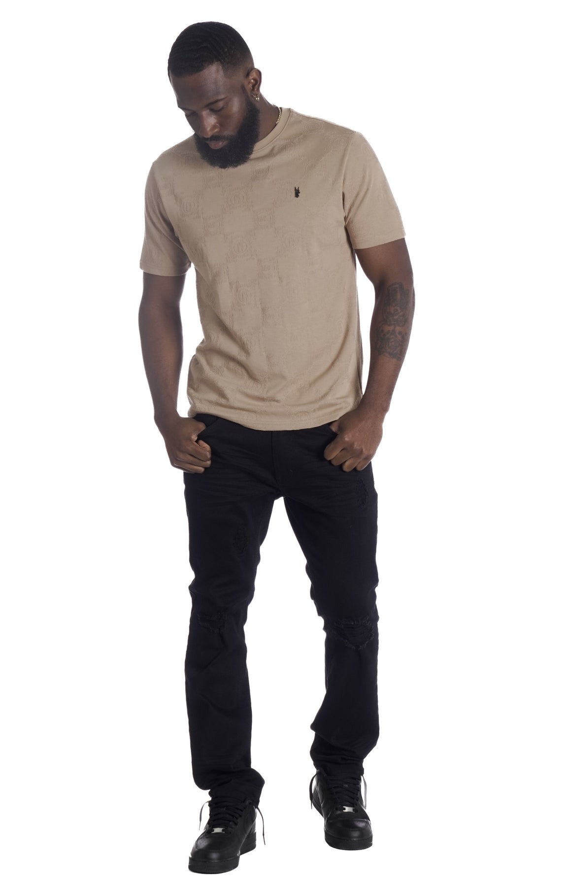 M335 Makobi Caspar Embossed Tee