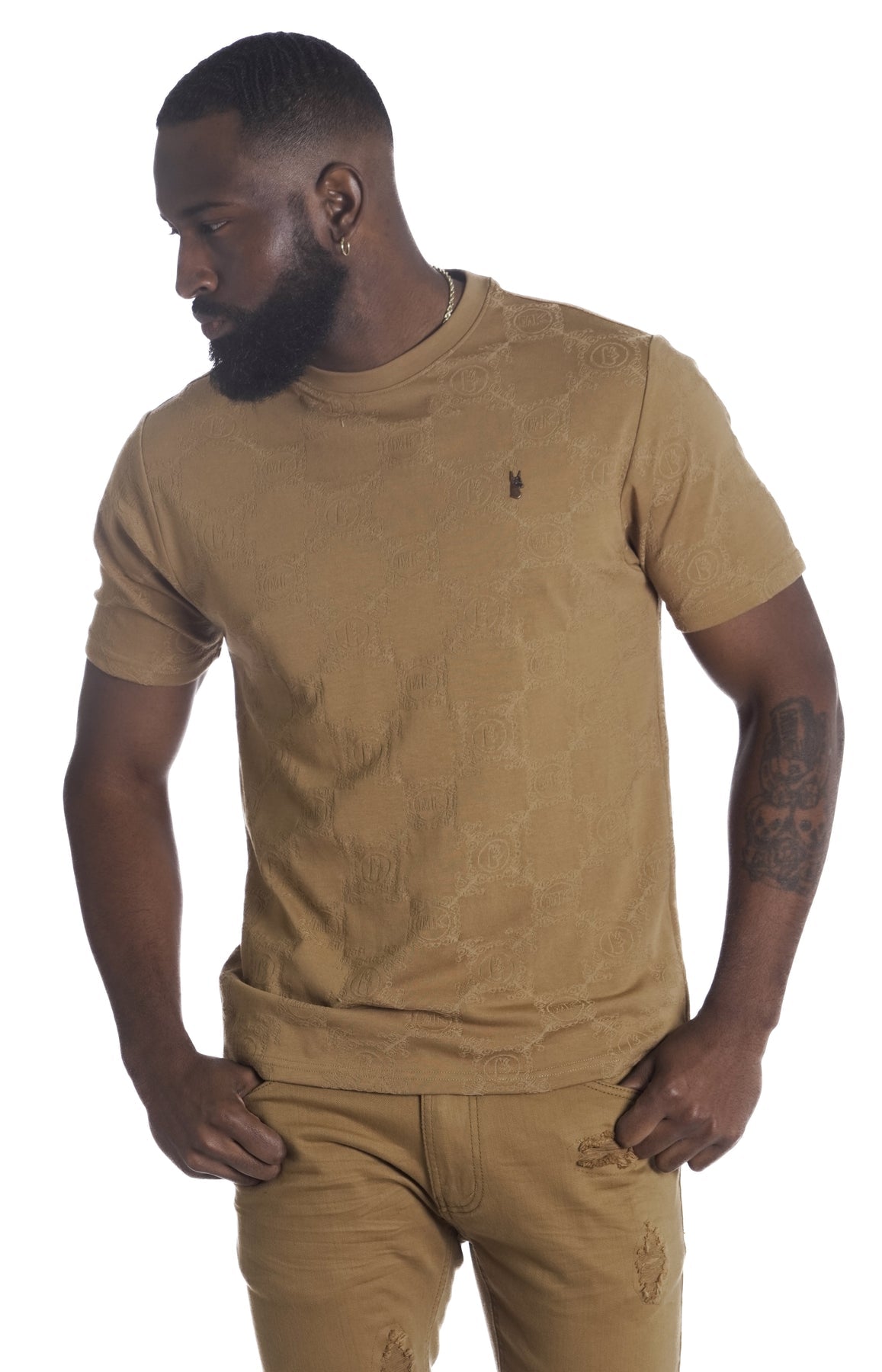M335 Makobi Caspar Embossed Tee