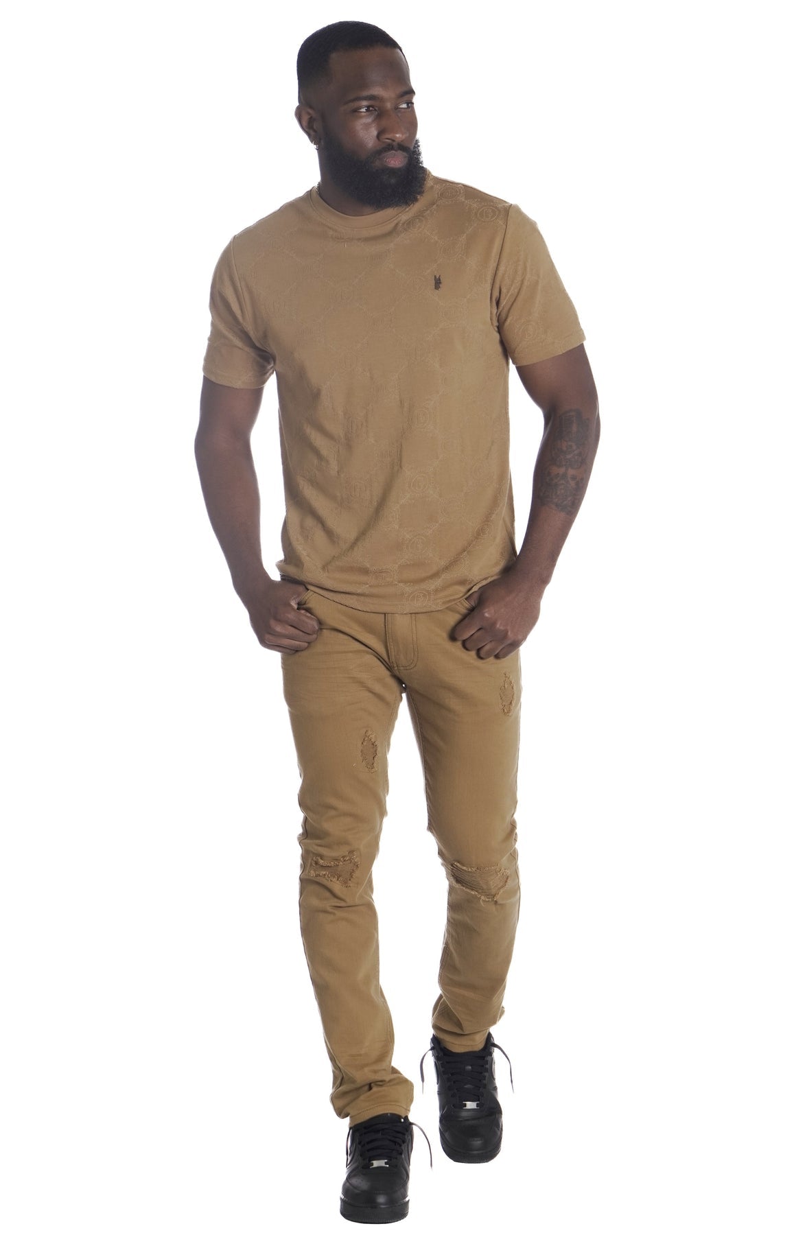 M335 Makobi Caspar Embossed Tee