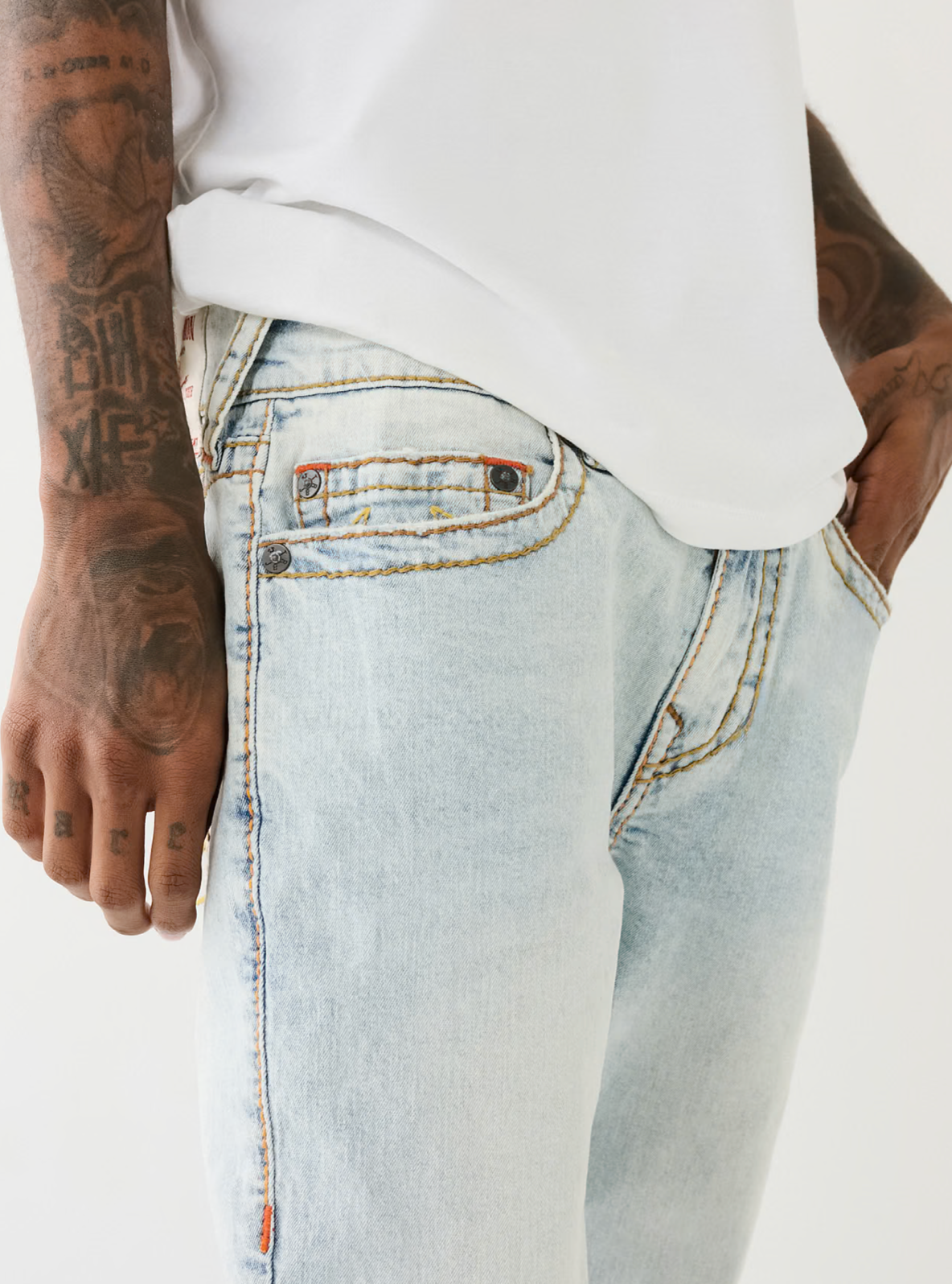 TRUE RELIGION ROCCO BIG T SKINNY JEAN 32"-LT WASH