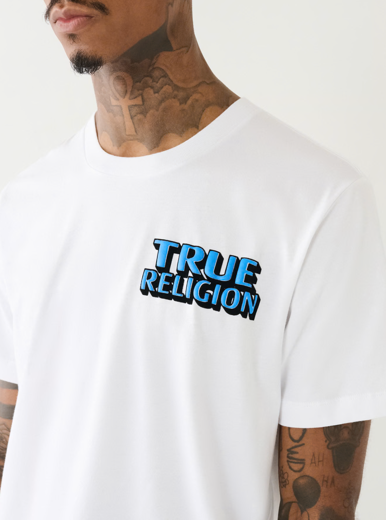 FLOCKED TRUE RELIGION PUFF PRINT TEE-WHTE