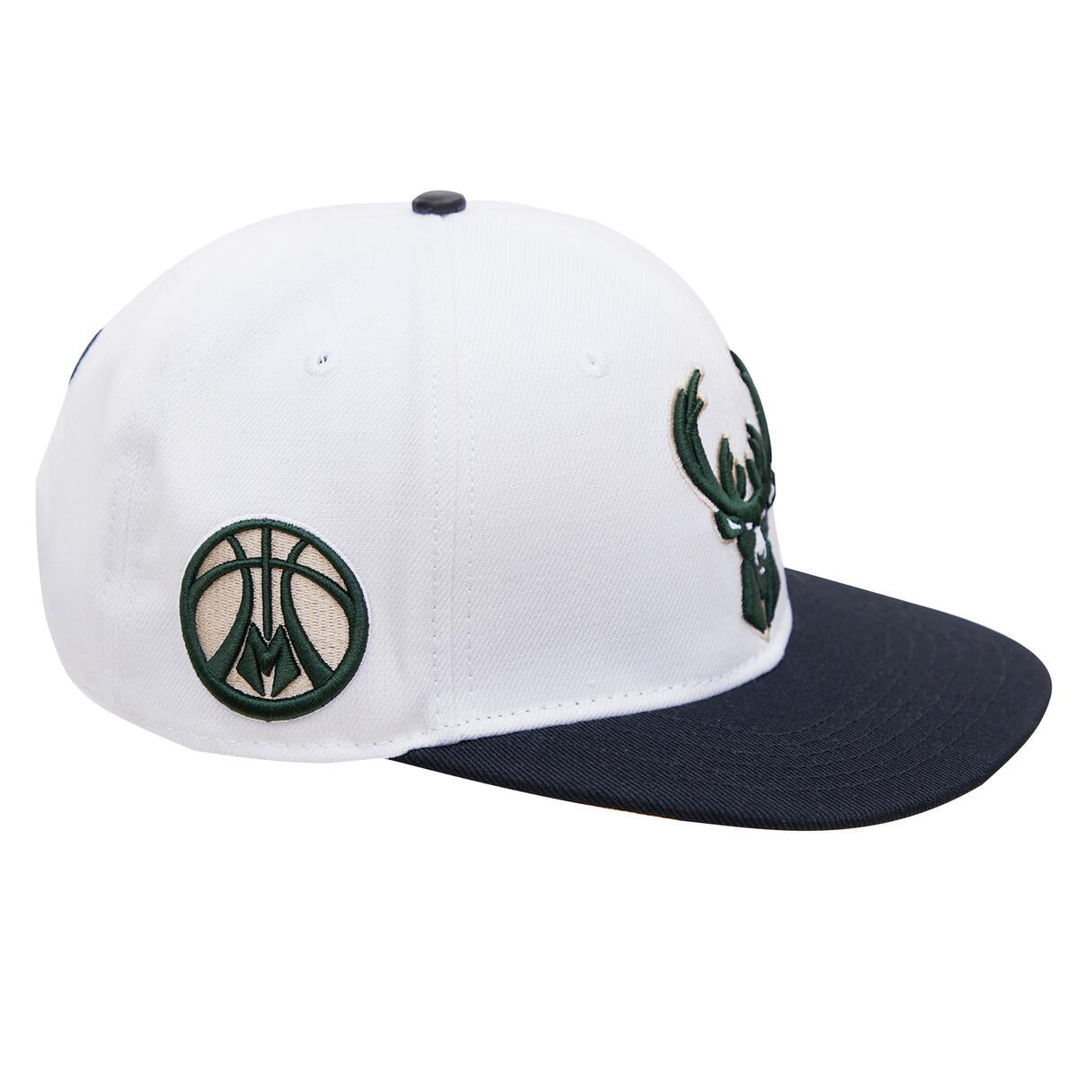 Pro Standard - Milwaukee Bucks Logo Snapback Hat
