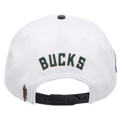 Pro Standard - Milwaukee Bucks Logo Snapback Hat