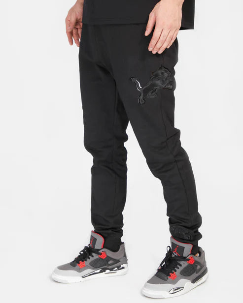 PRO STANDARD- DETROIT LIONS TRIPLE BLACK DK JOGGER