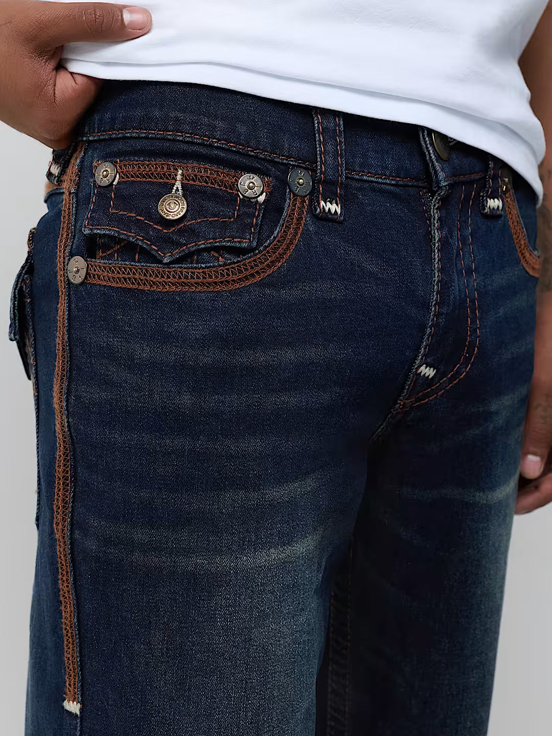 TRUE RELIGION BILLY SUPER FLATLOCK FLAP BOOTCUT JEANS (110602)