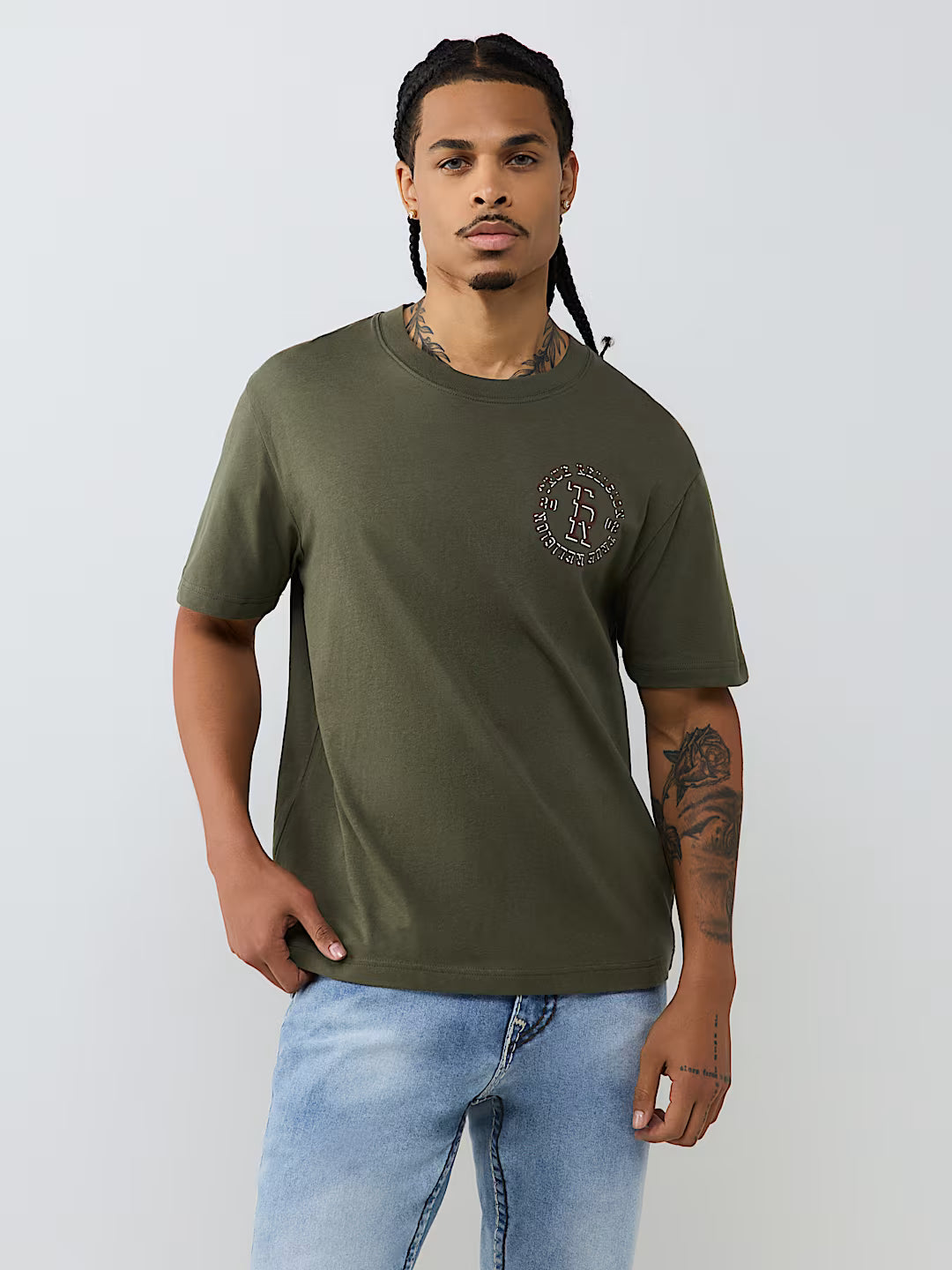TRUE RELIGION SS STACKED LOGO TEE (110664)