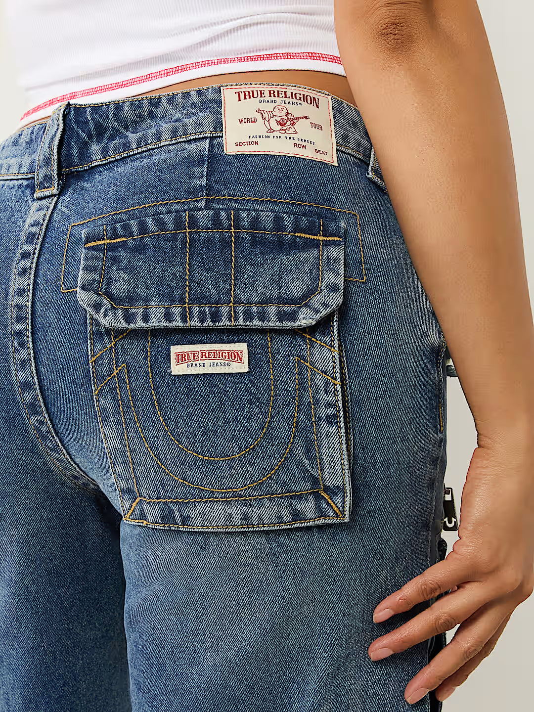 TRUE RELIGION WOMEN'S BOBBI BAGGY CARGO CAPRIS (208772)
