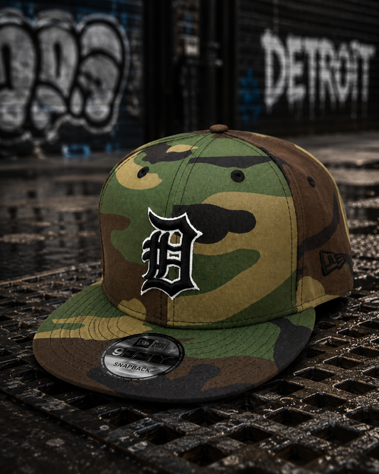 NEW ERA DETROIT TIGERS WOODLAND CAMO/BLACK 9FIFTY SNAPBACK CAP